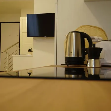 Sonnino - At Your Place Apartment